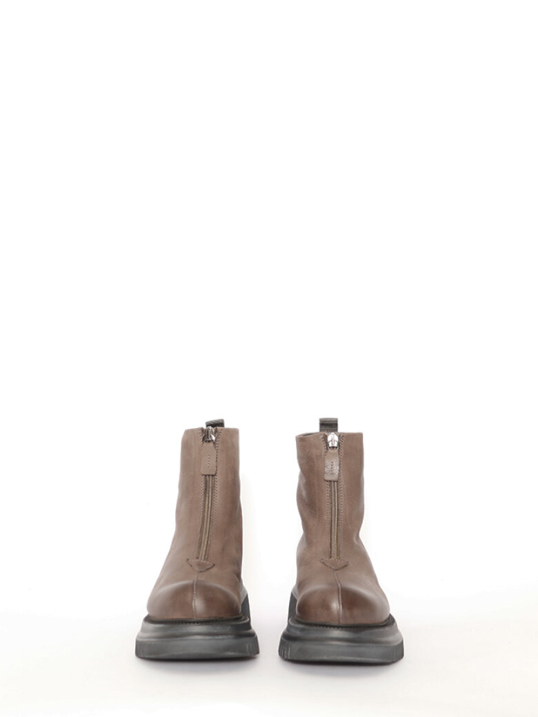 Lofina - Boot with front zipper