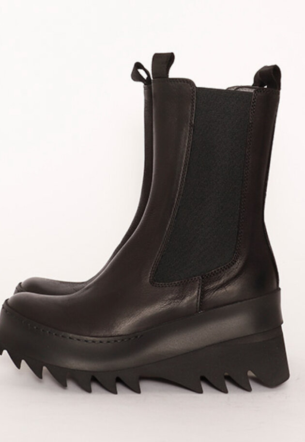 Lofina - Boot with a micro sole and elastic side panels