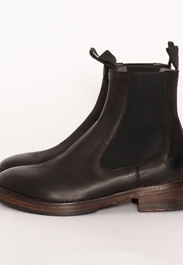 Lofina - Boot with a leather sole and elastics