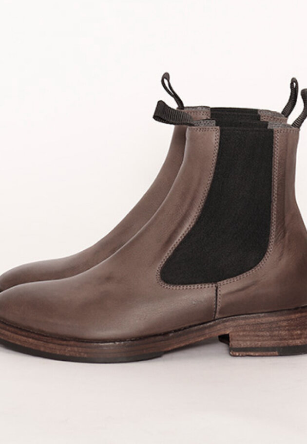 Lofina - Boot with a leather sole and elastics