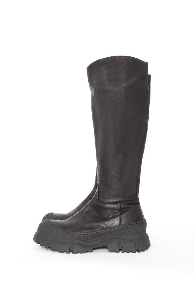 Lofina - Long boot with a zipper