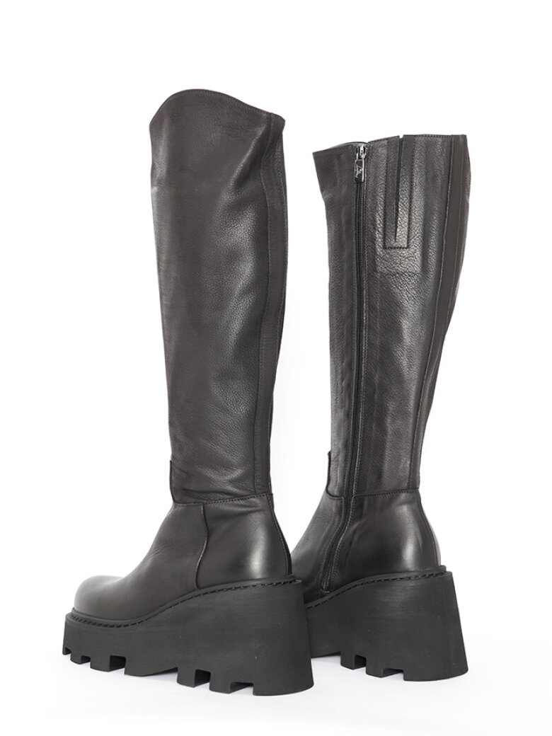 Lofina - Long boot with zipper
