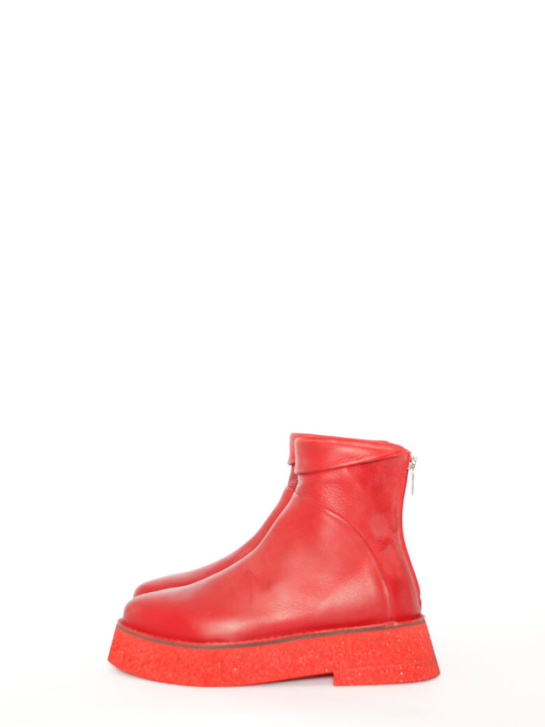 Lofina - Boot with a back zipper