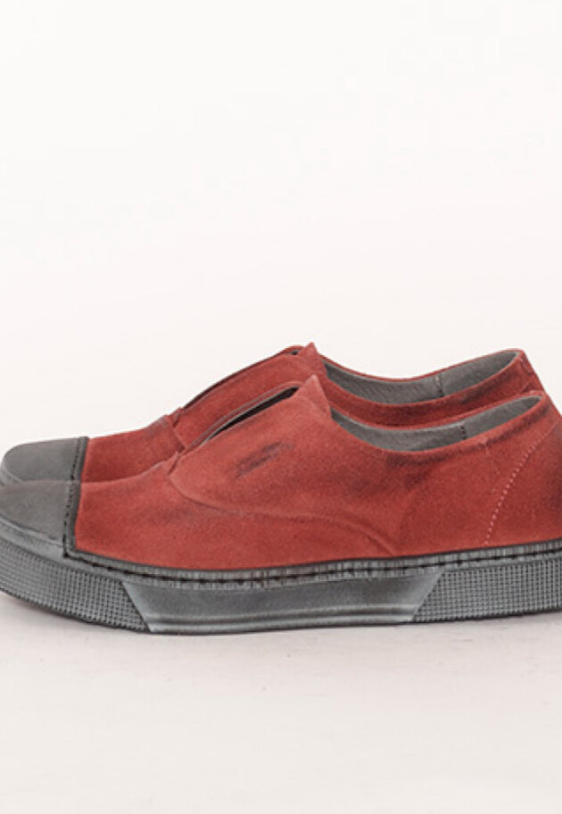 Lofina - Shoe with a rubber sole and elastic