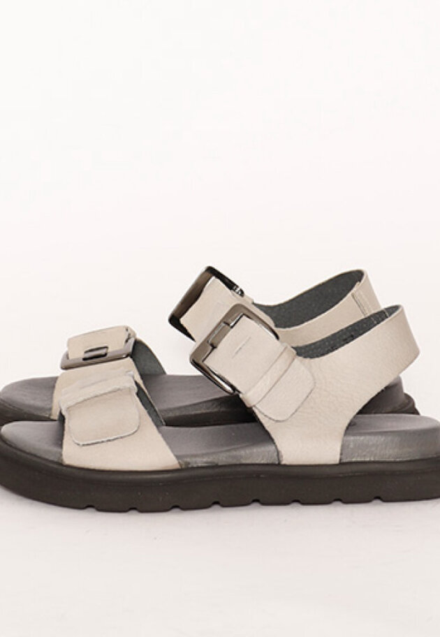 Lofina - Sandal with foot bed sole and buckles