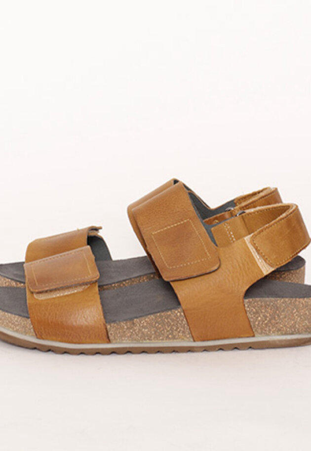Lofina sandal med remme