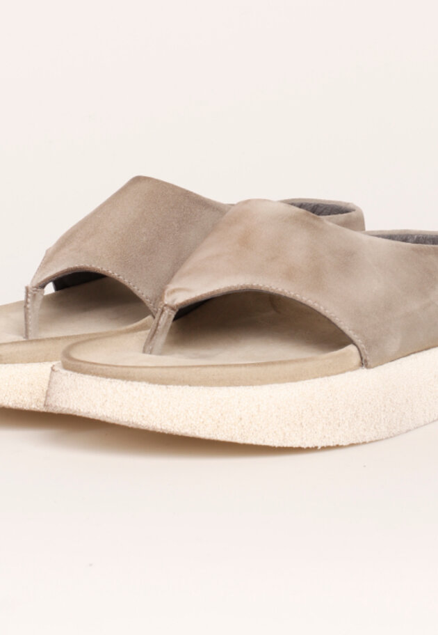 Lofina - Sandal with a footbed sole in suede