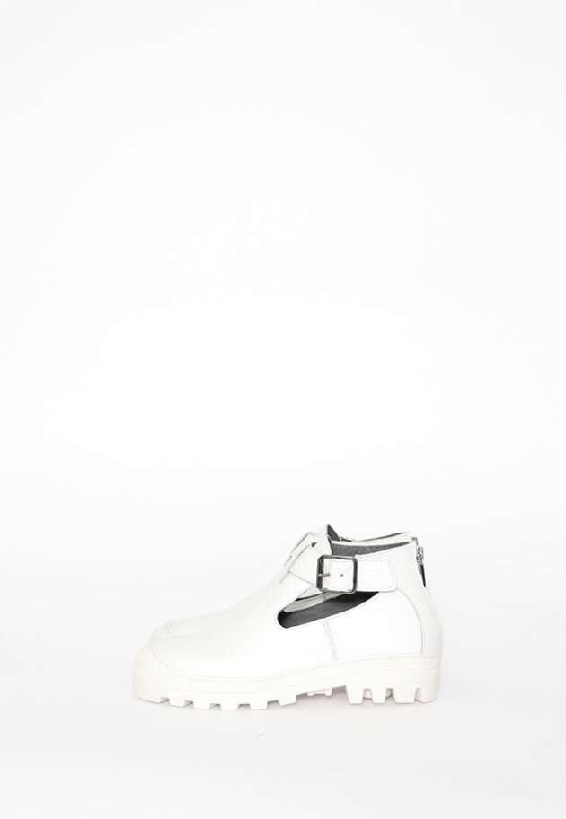 Lofina - Open shoe with buckle and zipper