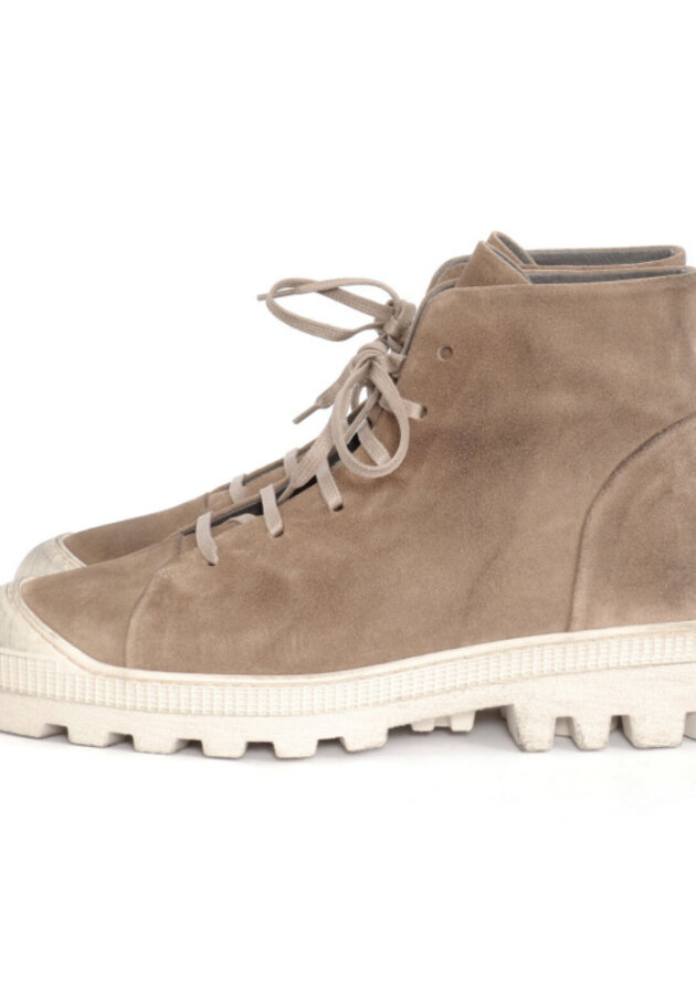 Lofina - Men bootie with a micro sole and laces