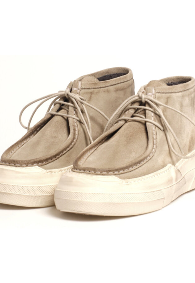 Lofina - Men shoe with a white sole and laces