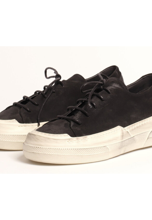 Lofina - Men shoe with a white sole and elastic