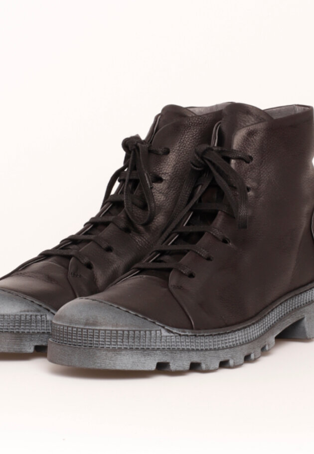 Lofina - Men bootie with a micro sole and laces
