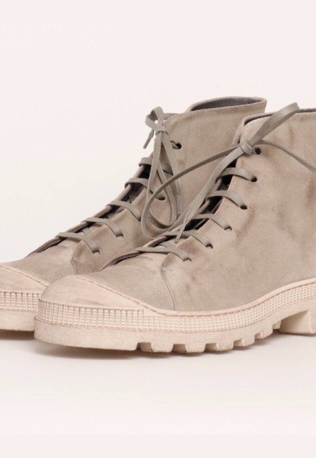 Lofina - Men bootie with a micro sole and laces