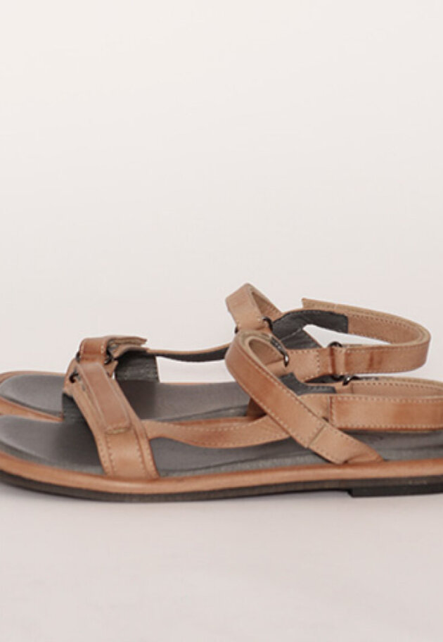 Lofina - Sandal with a leather sole and buckle