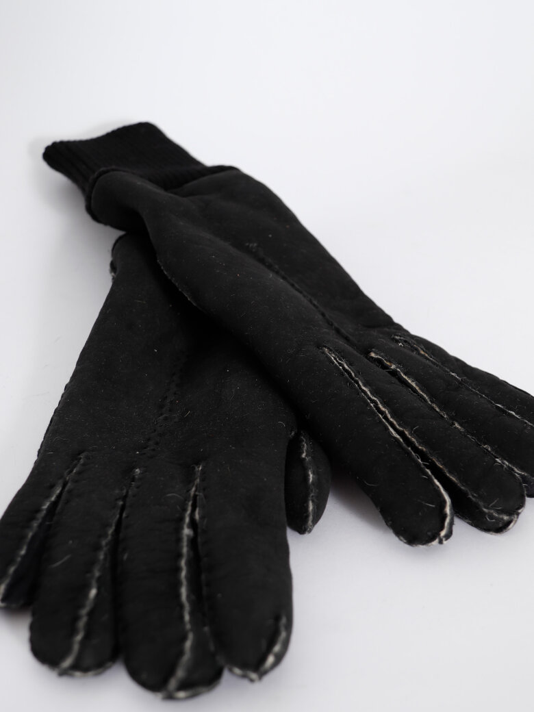 Gloves made in sheepskin