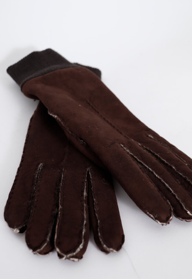Gloves made in sheepskin