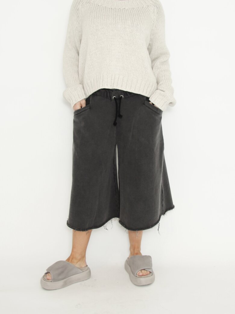 Sort Aarhus - Pants in wide fit