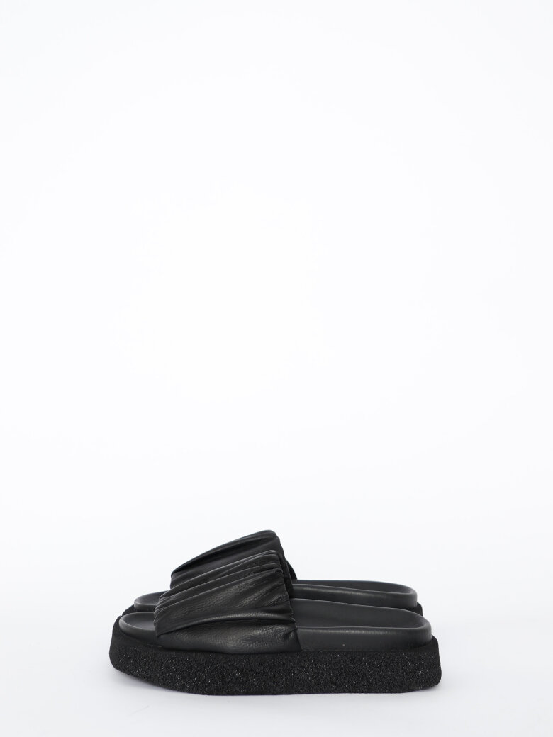 Lofina - Kantet sandal