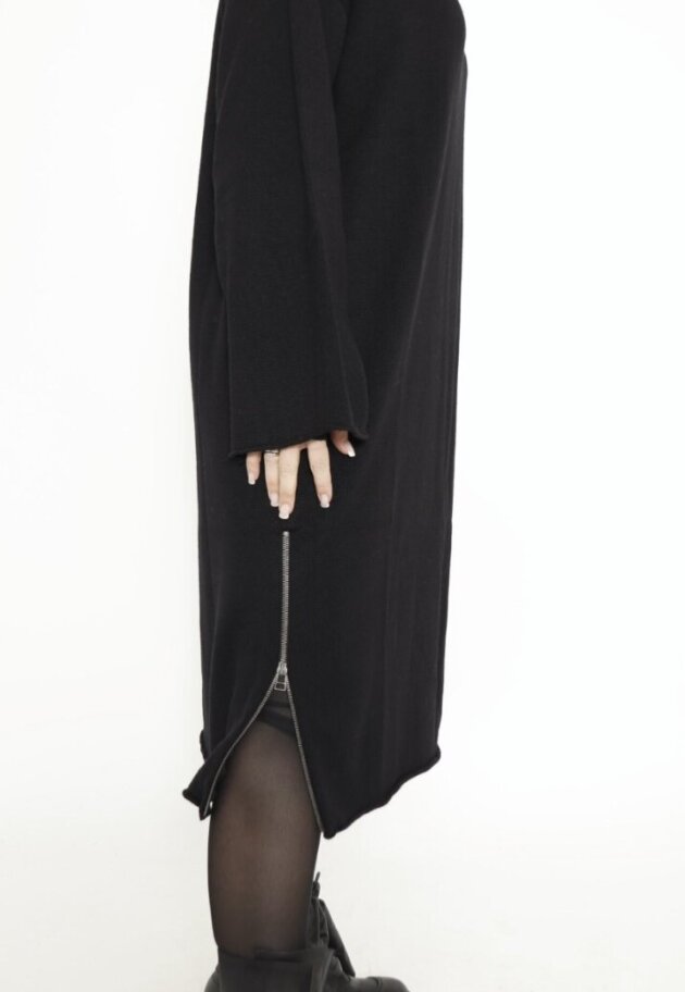 Sort Aarhus - Knit dress with zipper