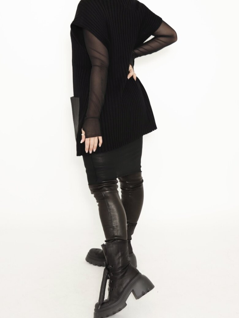 Sort Aarhus - Knit vest with leather pockets