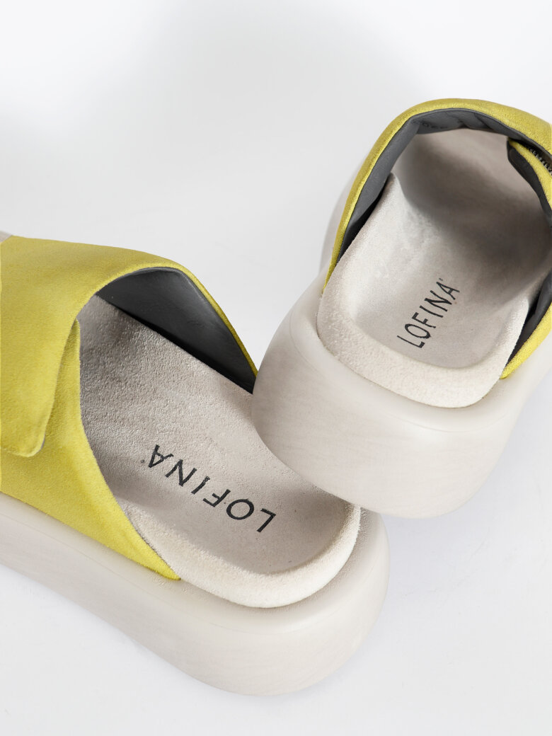 Lofina - Sandal with velcro closure