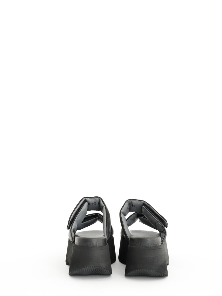 Lofina - Sandal with velcro closure