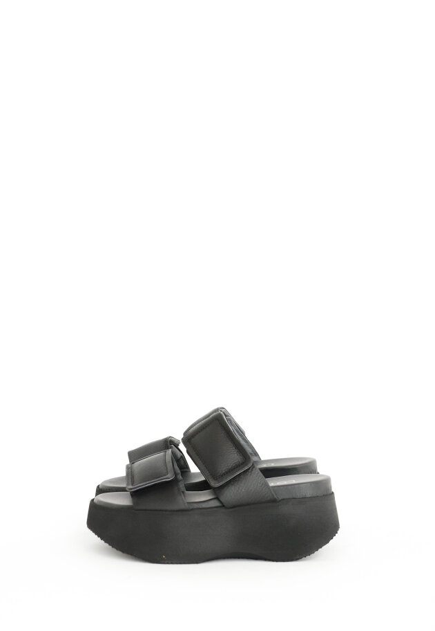 Lofina - Sandal with velcro closure