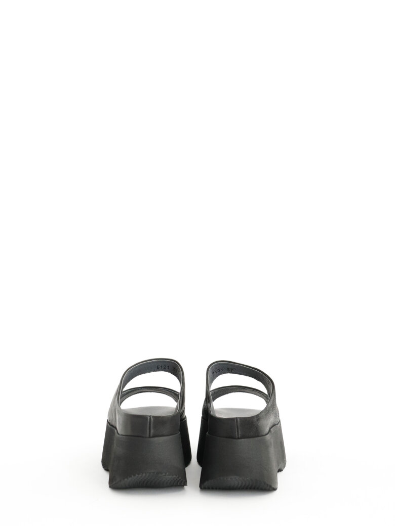 Lofina - Sandal with open toe
