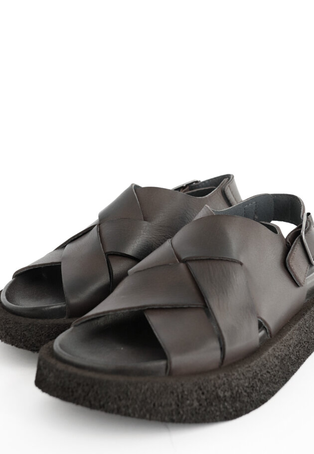 Lofina - Sandal with adjustable buckle