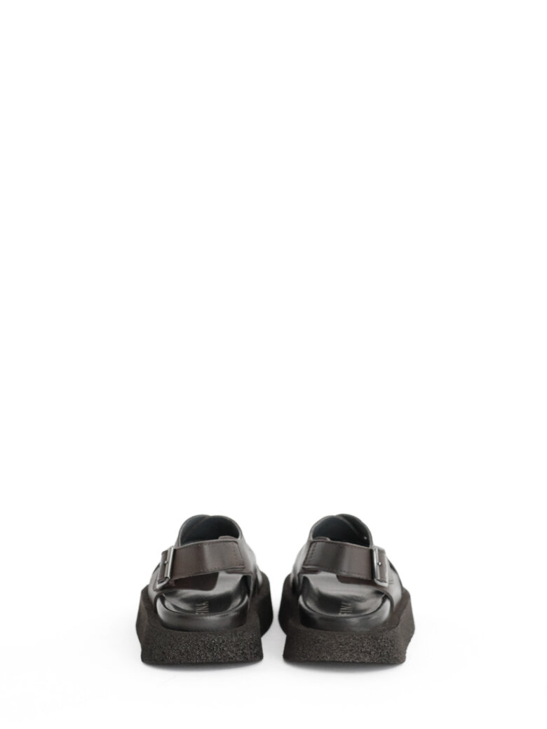 Lofina - Sandal with adjustable buckle