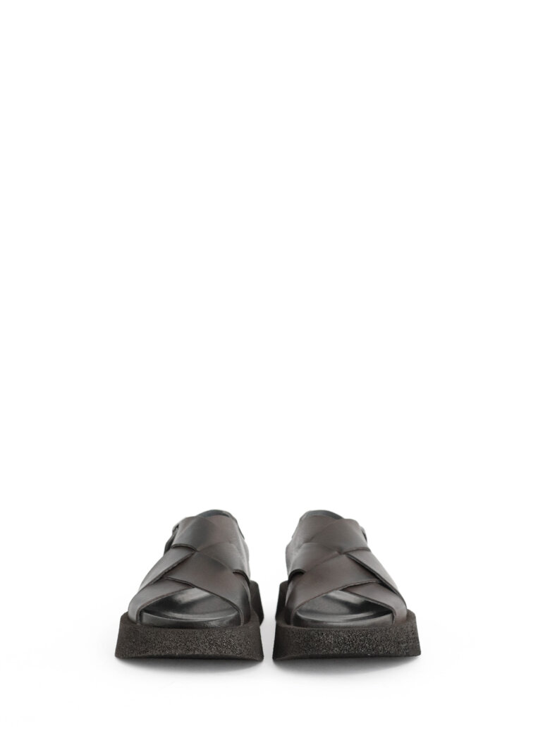 Lofina - Sandal with adjustable buckle