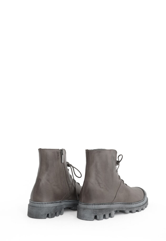 Lofina - Boot with laces and zipper