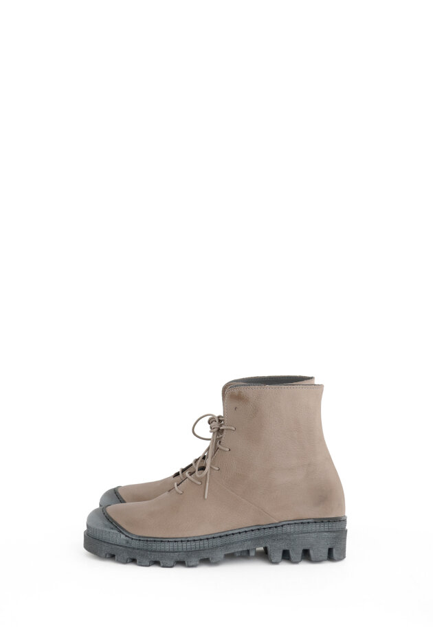 Lofina - Boot with laces and zipper