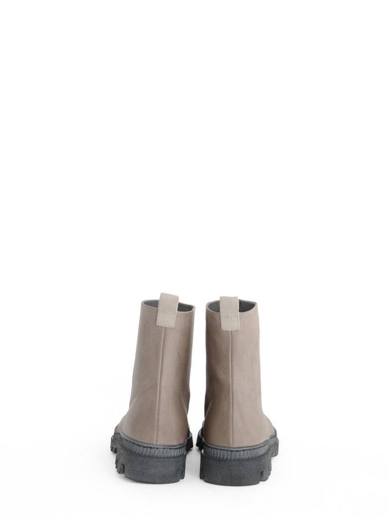 Lofina - Boot with front zipper