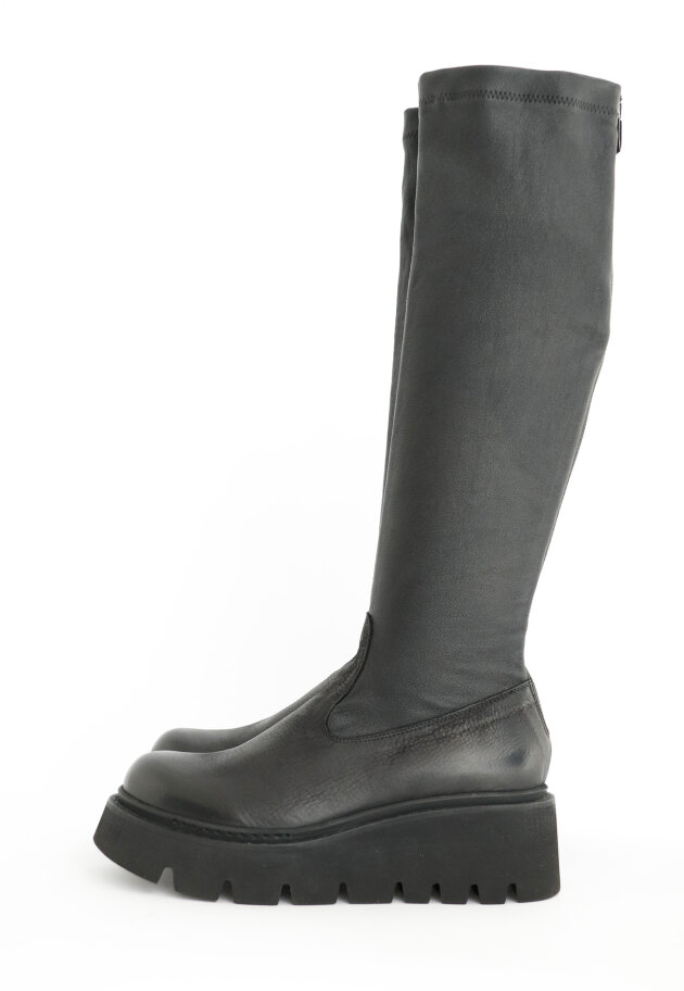 Lofina - Long boot with stretch