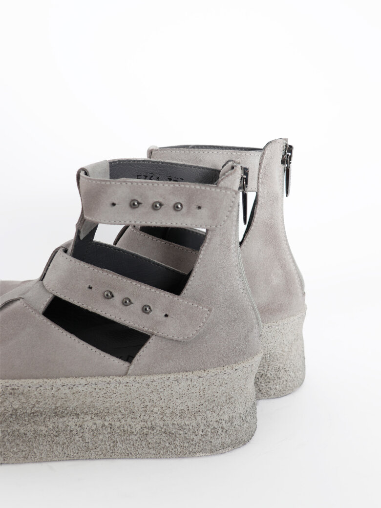 Lofina - Open shoe with zipper closure