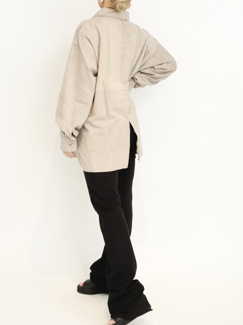 Sort Aarhus - Suede leather shirt with long sleeves and buttons