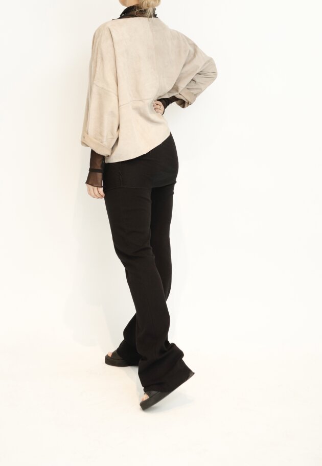 Sort Aarhus - Suede leather blouse with wide sleeves and neckline