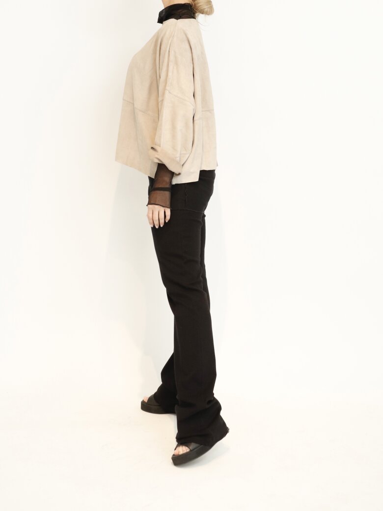 Sort Aarhus - Suede leather blouse with wide sleeves and neckline