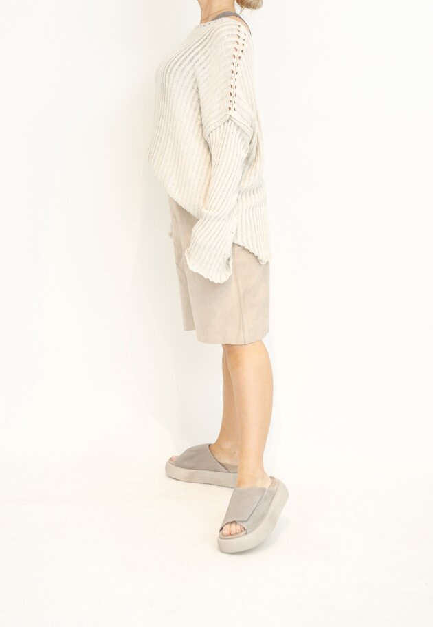 Sort Aarhus - Shrunked leather shorts with pockets and a back zipper