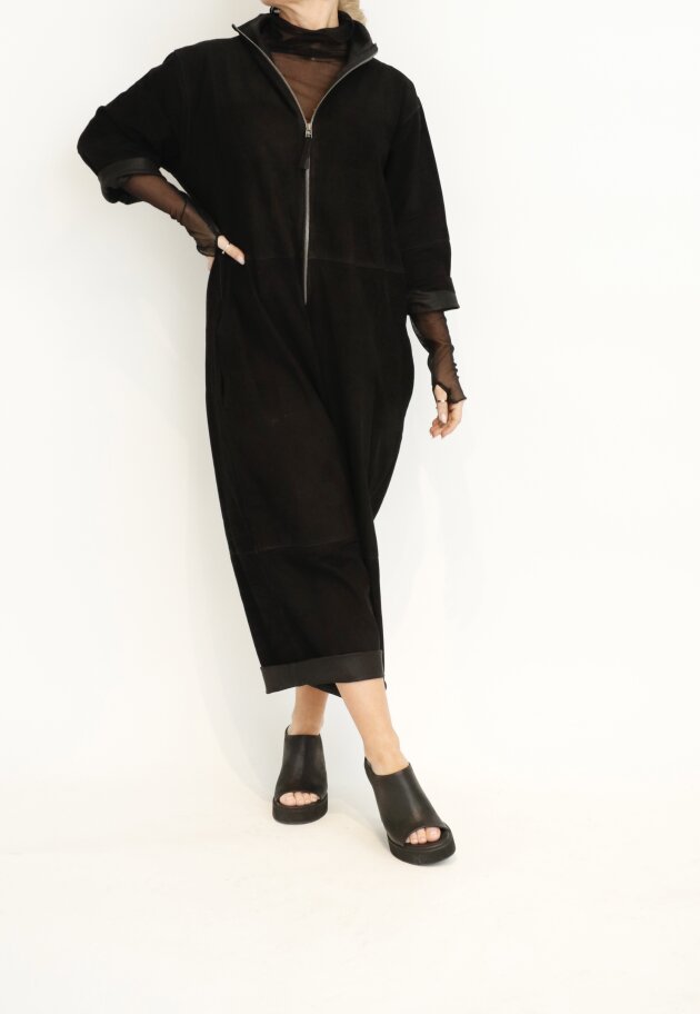 Sort Aarhus - Suede leather jumpsuit with zipper, pockets and wide legs