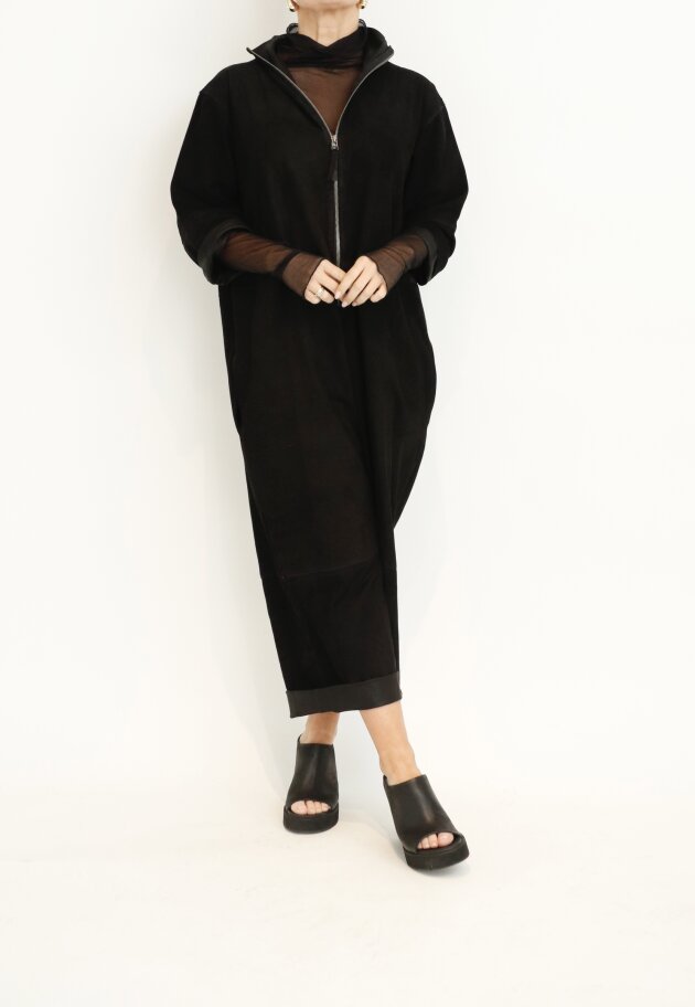 Sort Aarhus - Suede leather jumpsuit with zipper, pockets and wide legs