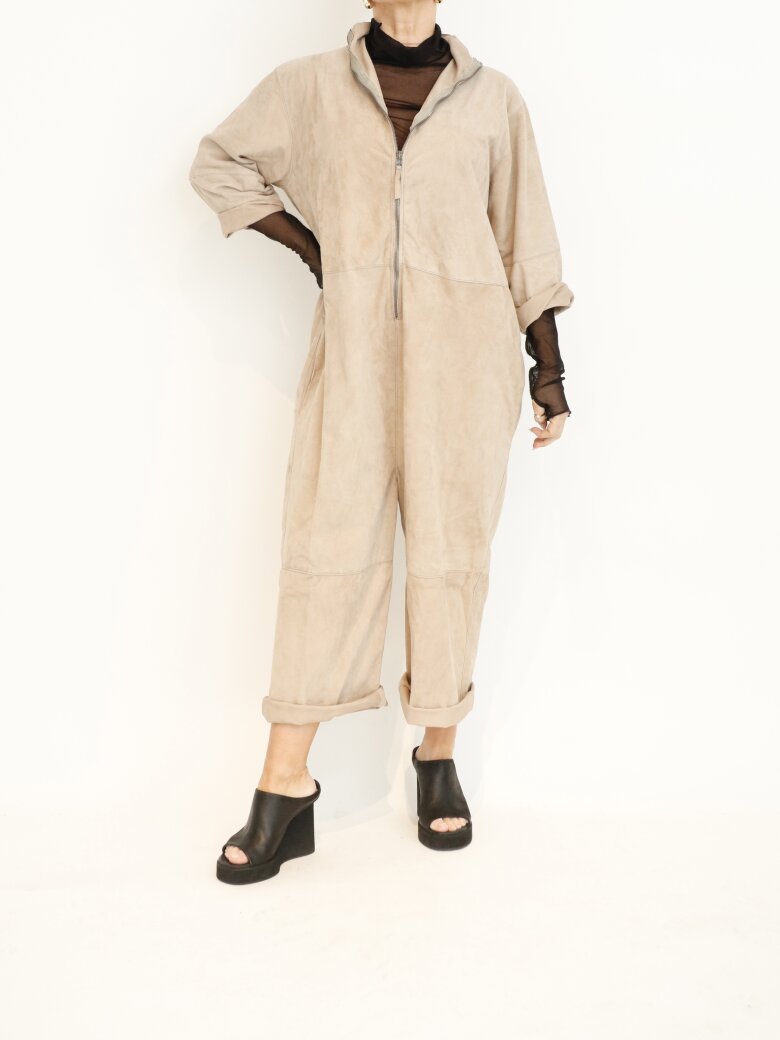 Sort Aarhus - Suede leather jumpsuit with zipper, pockets and wide legs