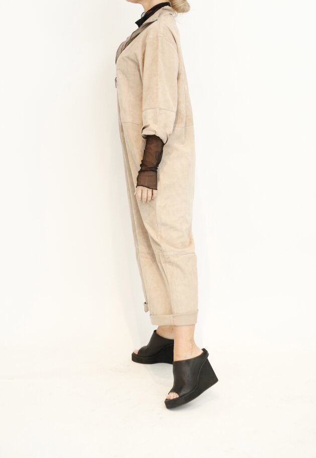 Sort Aarhus - Suede leather jumpsuit with zipper, pockets and wide legs