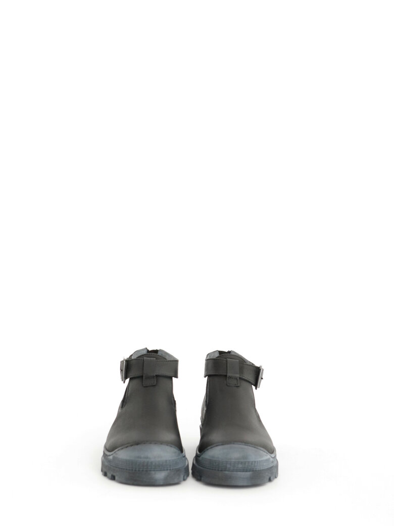 Lofina - Open shoe with buckle and zipper