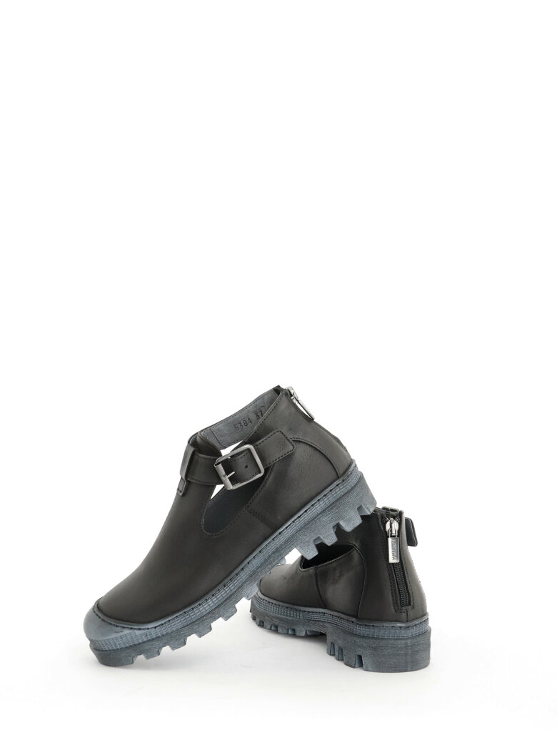 Lofina - Open shoe with buckle and zipper