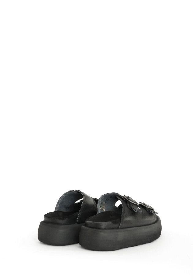 Lofina - Sandal with buckles