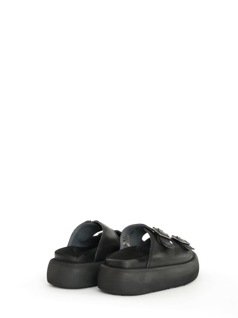 Lofina - Sandal with buckles