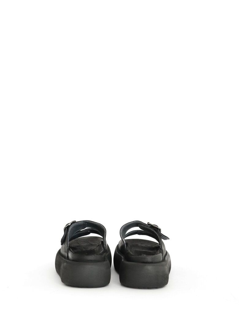 Lofina - Sandal with buckles