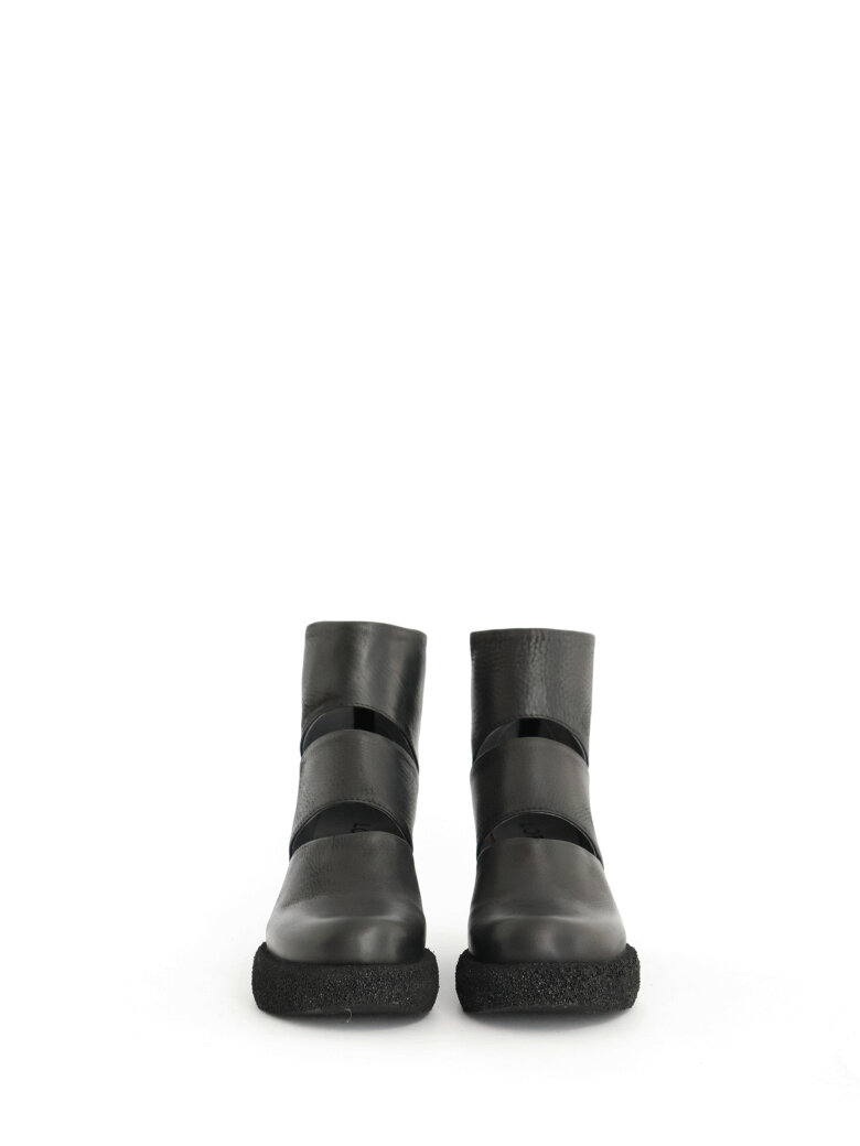 Lofina - Shoe with wedge heel and zipper